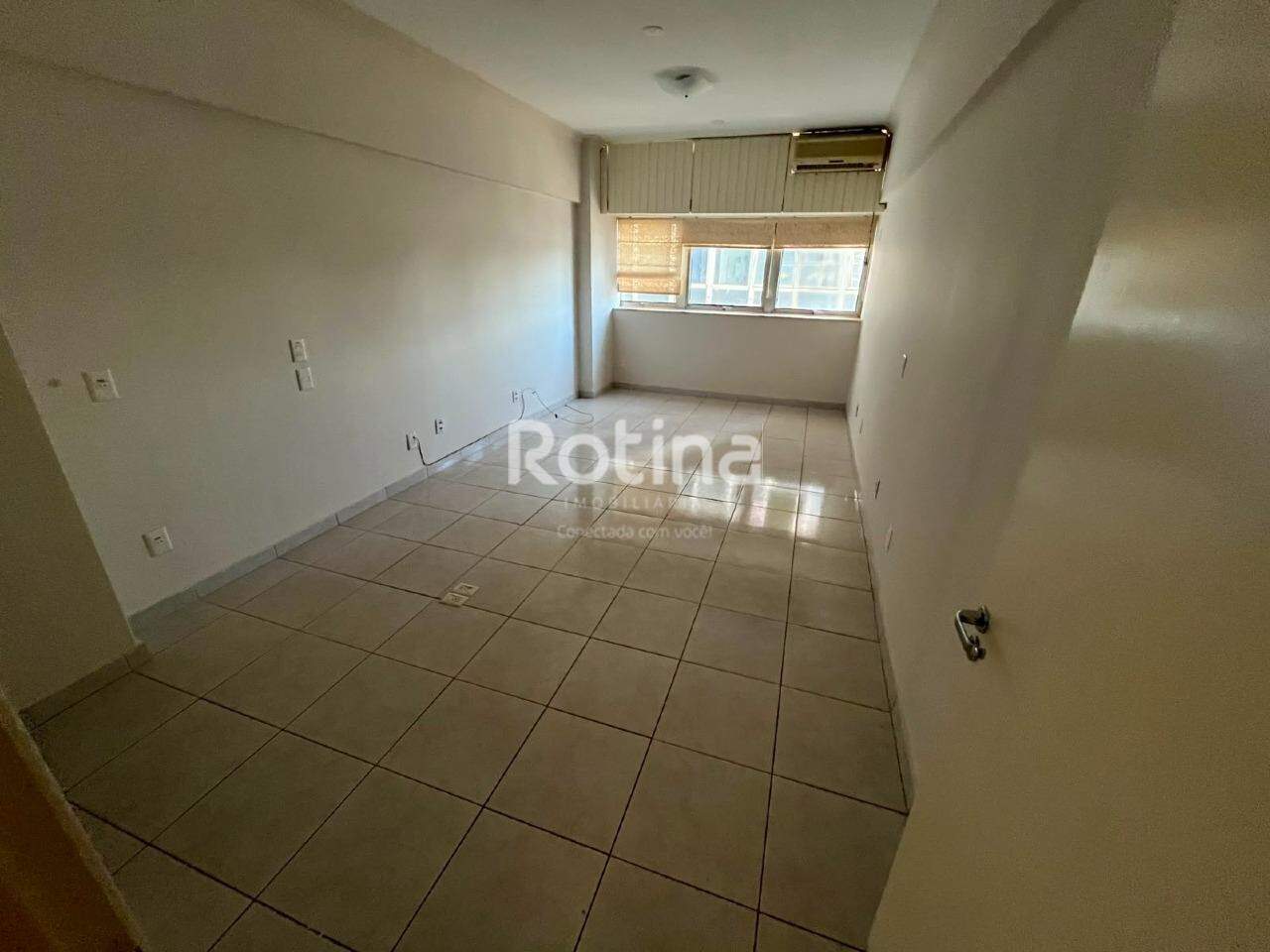 Sala para alugar, em Uberlândia no bairro Centro no valor de R$ 780,00 - Rotina Imobiliária: 
