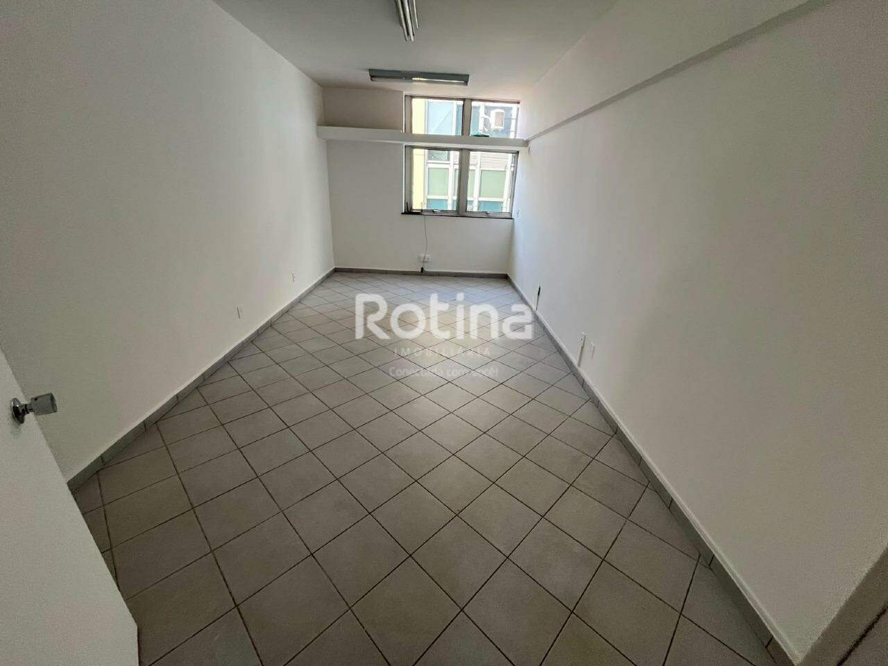 Sala para alugar, em Uberlândia no bairro Centro no valor de R$ 700,00 - Rotina Imobiliária: 