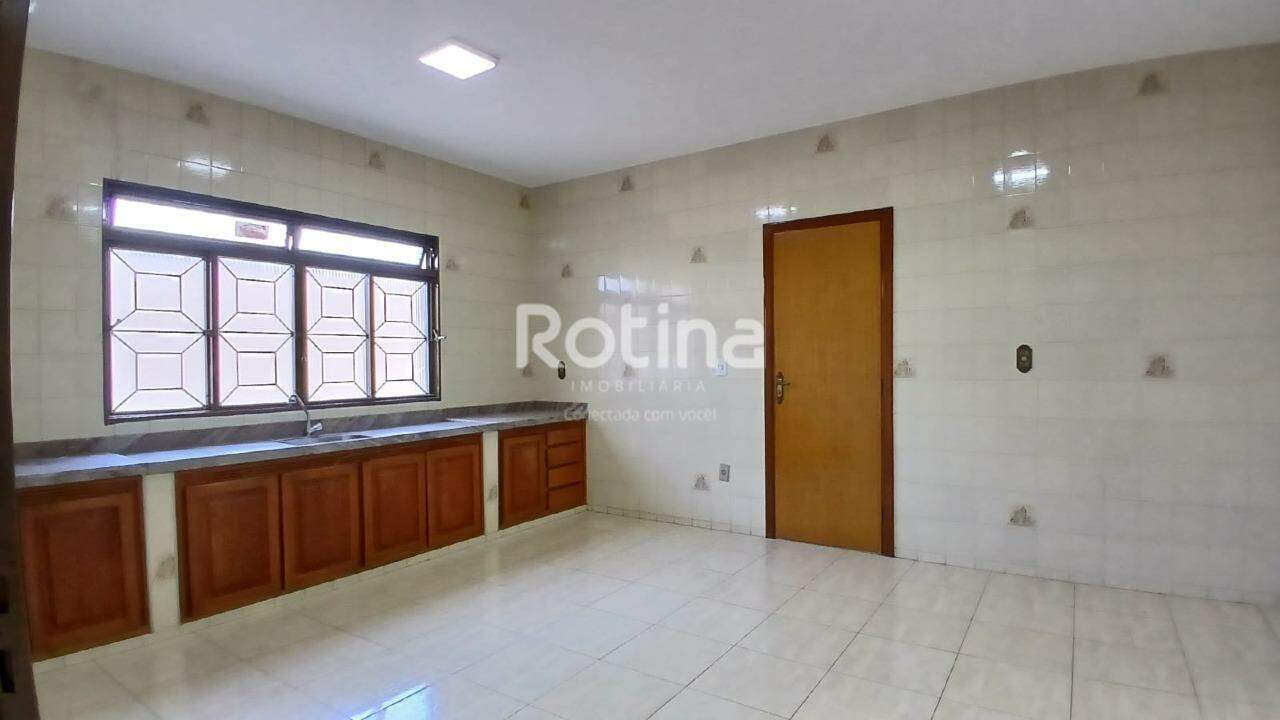 Casa para alugar, 4 quartos em Uberlândia no bairro Brasil no valor de R$ 6.000,00 - Rotina Imobiliária: 