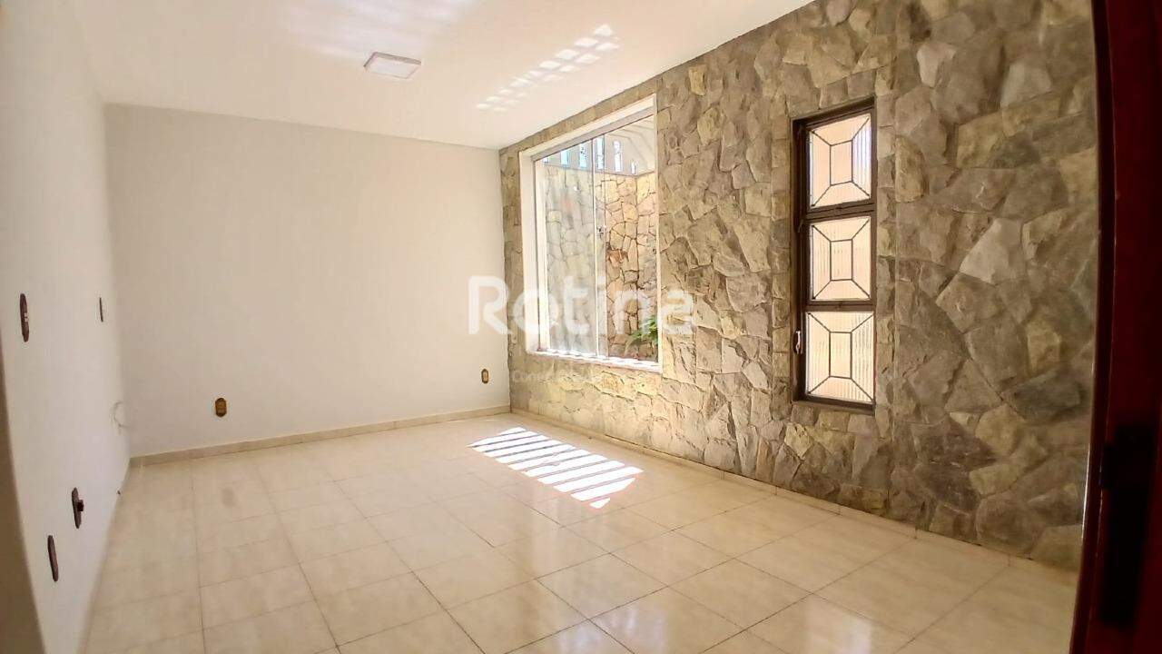 Casa para alugar, 4 quartos em Uberlândia no bairro Brasil no valor de R$ 6.000,00 - Rotina Imobiliária: 