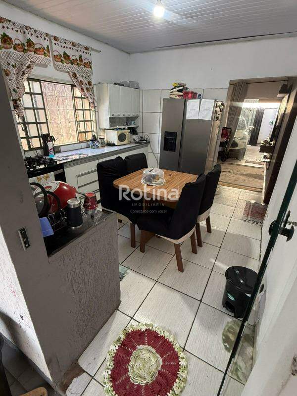 Casa à venda, 3 quartos em Uberlândia no bairro Luizote de Freitas no valor de R$ 345.000,00 - Rotina Imobiliária: 