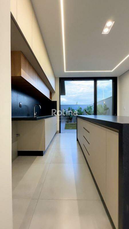 Casa Condomínio Fechado à venda, 3 quartos em Uberlândia no bairro Loteamento Portal do Vale II no valor de R$ 1.490.000,00 - Rotina Imobiliária: 