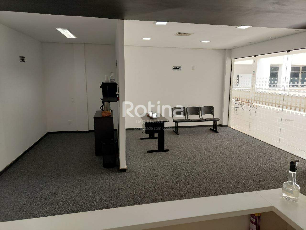 Sala à venda, em Uberlândia no bairro Santa Mônica no valor de R$ 530.000,00 - Rotina Imobiliária: 