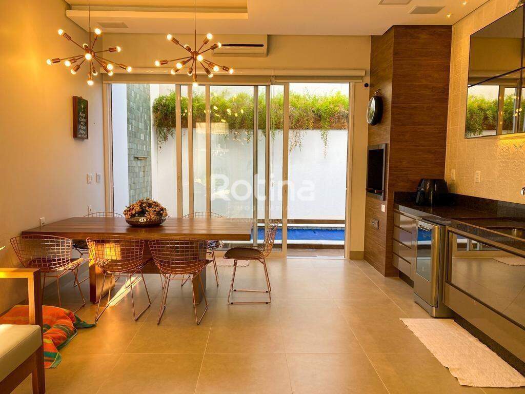 Casa Condomínio Fechado à venda, 4 quartos em Uberlândia no bairro Aclimação no valor de R$ 2.700.000,00 - Rotina Imobiliária: 
