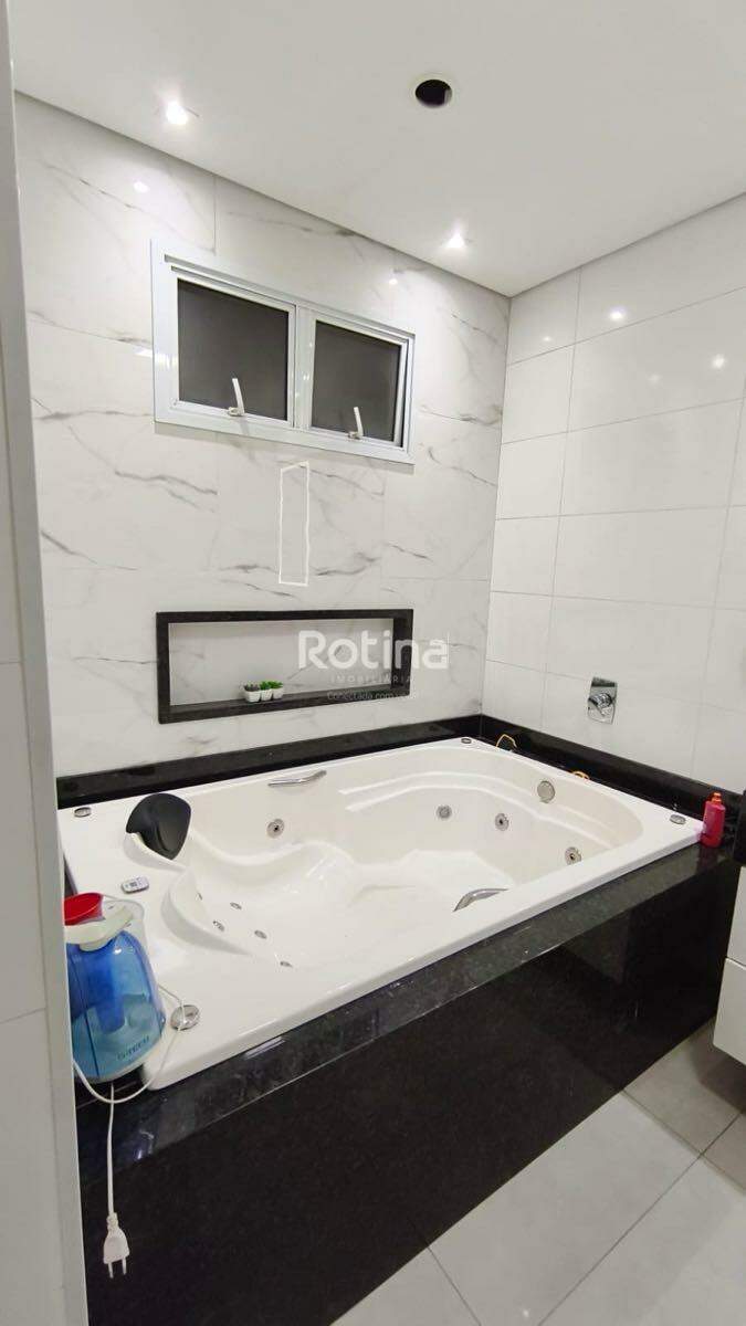 Casa à venda, 3 quartos em Uberlândia no bairro Loteamento Portal do Vale II no valor de R$ 740.000,00 - Rotina Imobiliária: 