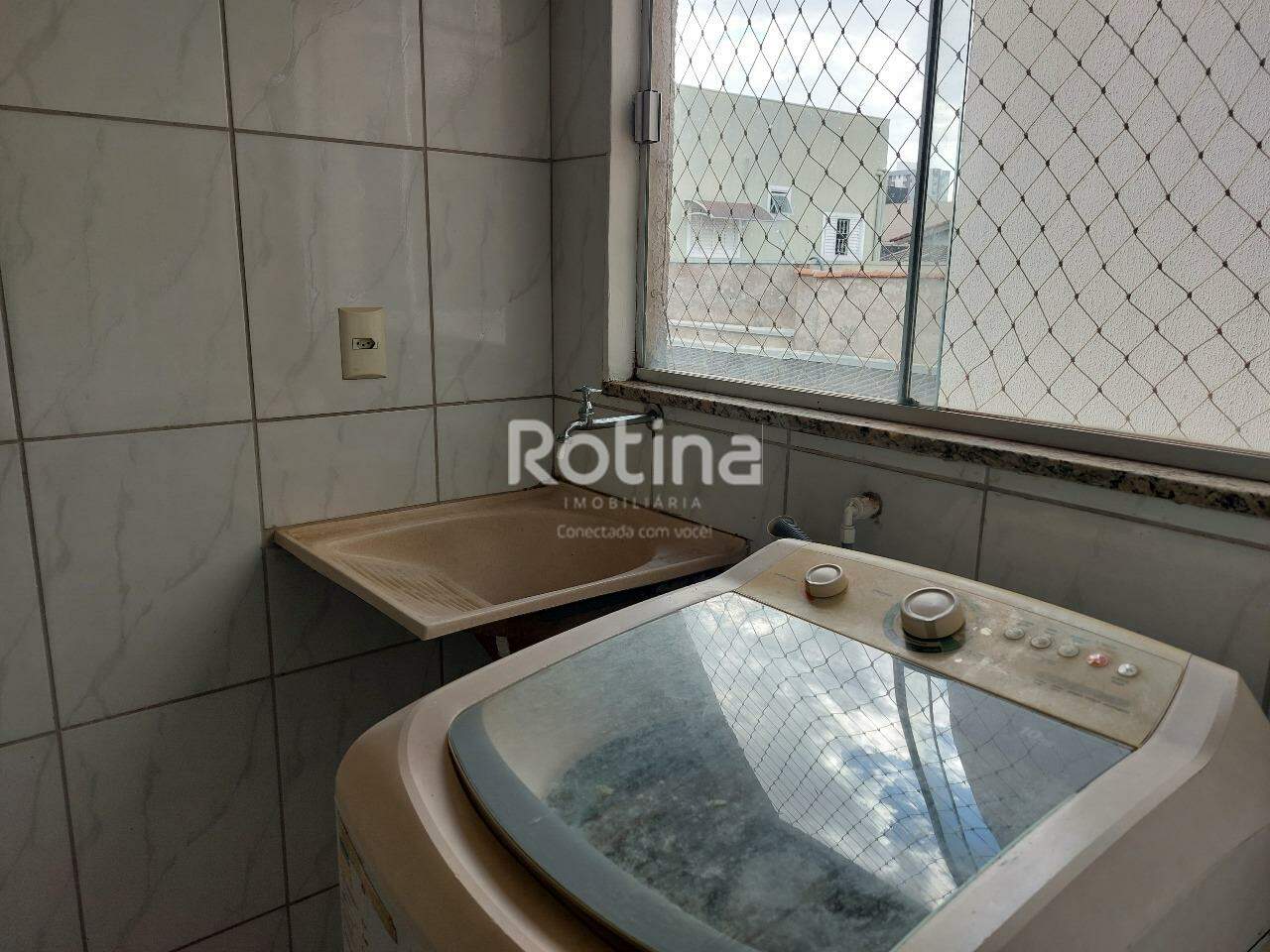 Apartamento para alugar, 2 quartos em Uberlândia no bairro Santa Mônica no valor de R$ 1.700,00 - Rotina Imobiliária: 