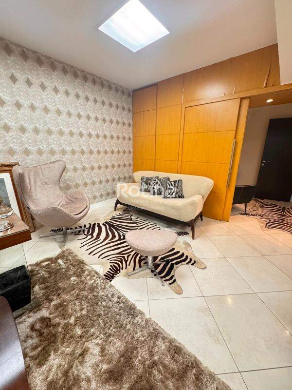 Sala à venda, em Uberlândia no bairro Centro no valor de R$ 460.000,00 - Rotina Imobiliária: 