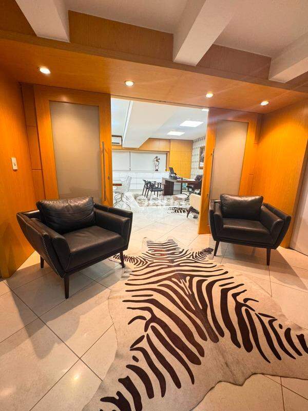 Sala à venda, em Uberlândia no bairro Centro no valor de R$ 460.000,00 - Rotina Imobiliária: 
