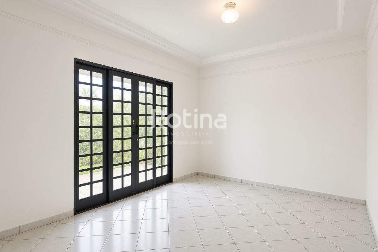 Casa à venda, 4 quartos em Uberlândia no bairro Carajás no valor de R$ 365.000,00 - Rotina Imobiliária: 