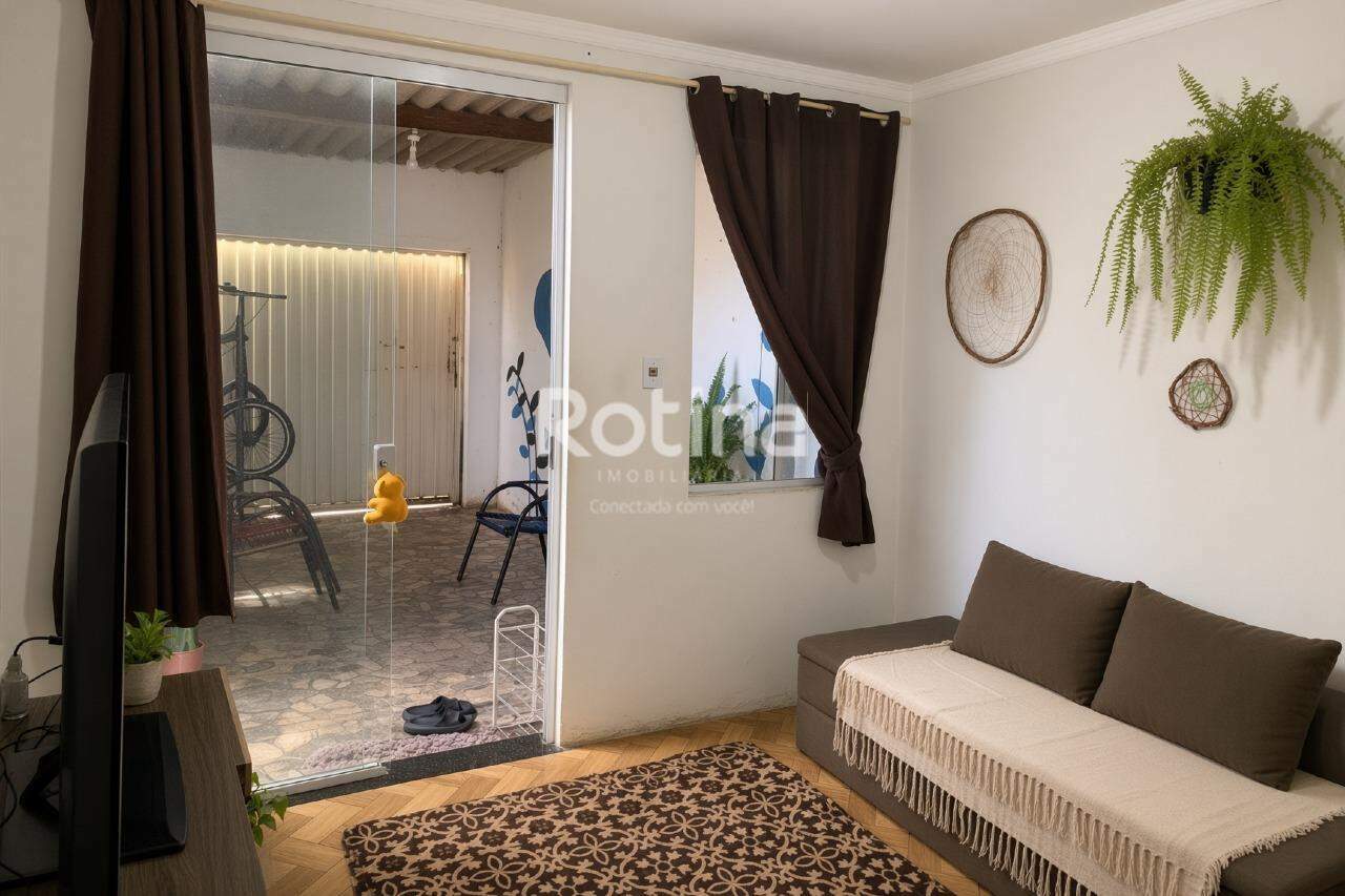 Casa à venda, 4 quartos em Uberlândia no bairro Luizote de Freitas no valor de R$ 250.000,00 - Rotina Imobiliária: 