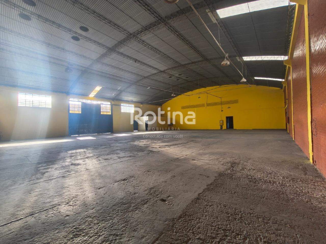 Galpão para alugar, em Uberlândia no bairro Custódio Pereira no valor de R$ 40.000,00 - Rotina Imobiliária: 