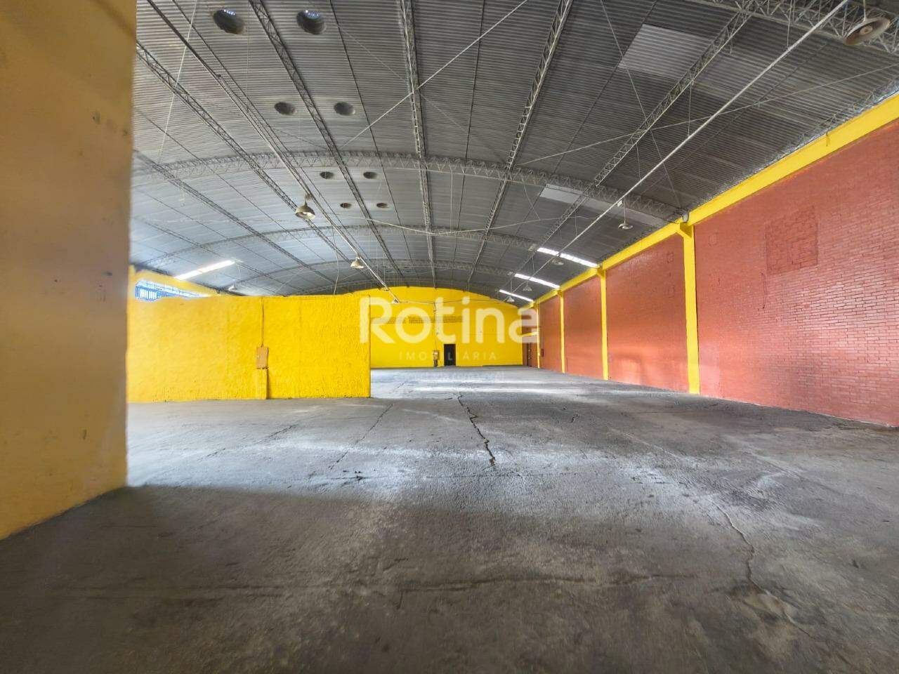Galpão para alugar, em Uberlândia no bairro Custódio Pereira no valor de R$ 40.000,00 - Rotina Imobiliária: 