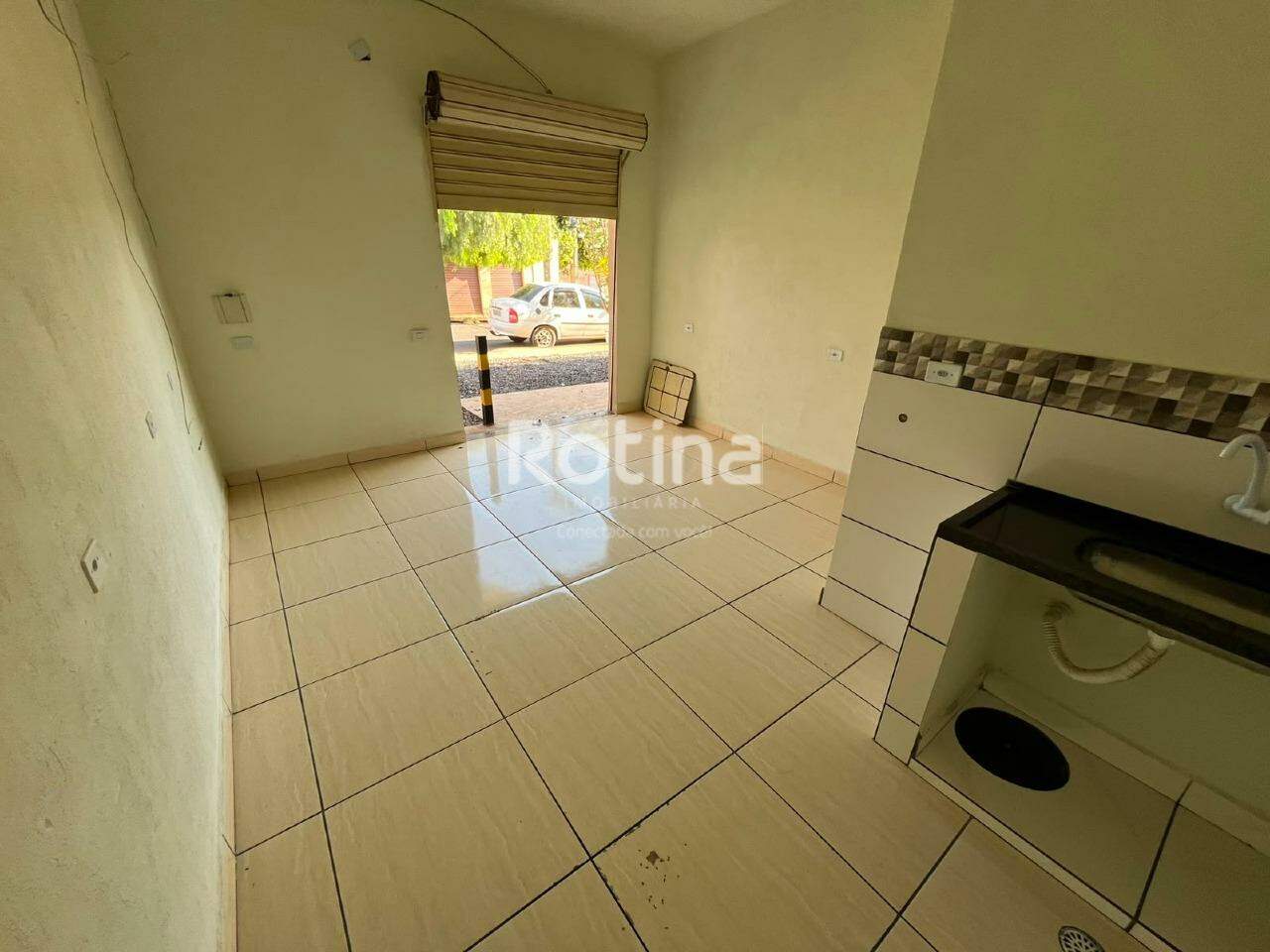 Loja para alugar, em Uberlândia no bairro Pacaembu no valor de R$ 600,00 - Rotina Imobiliária: 
