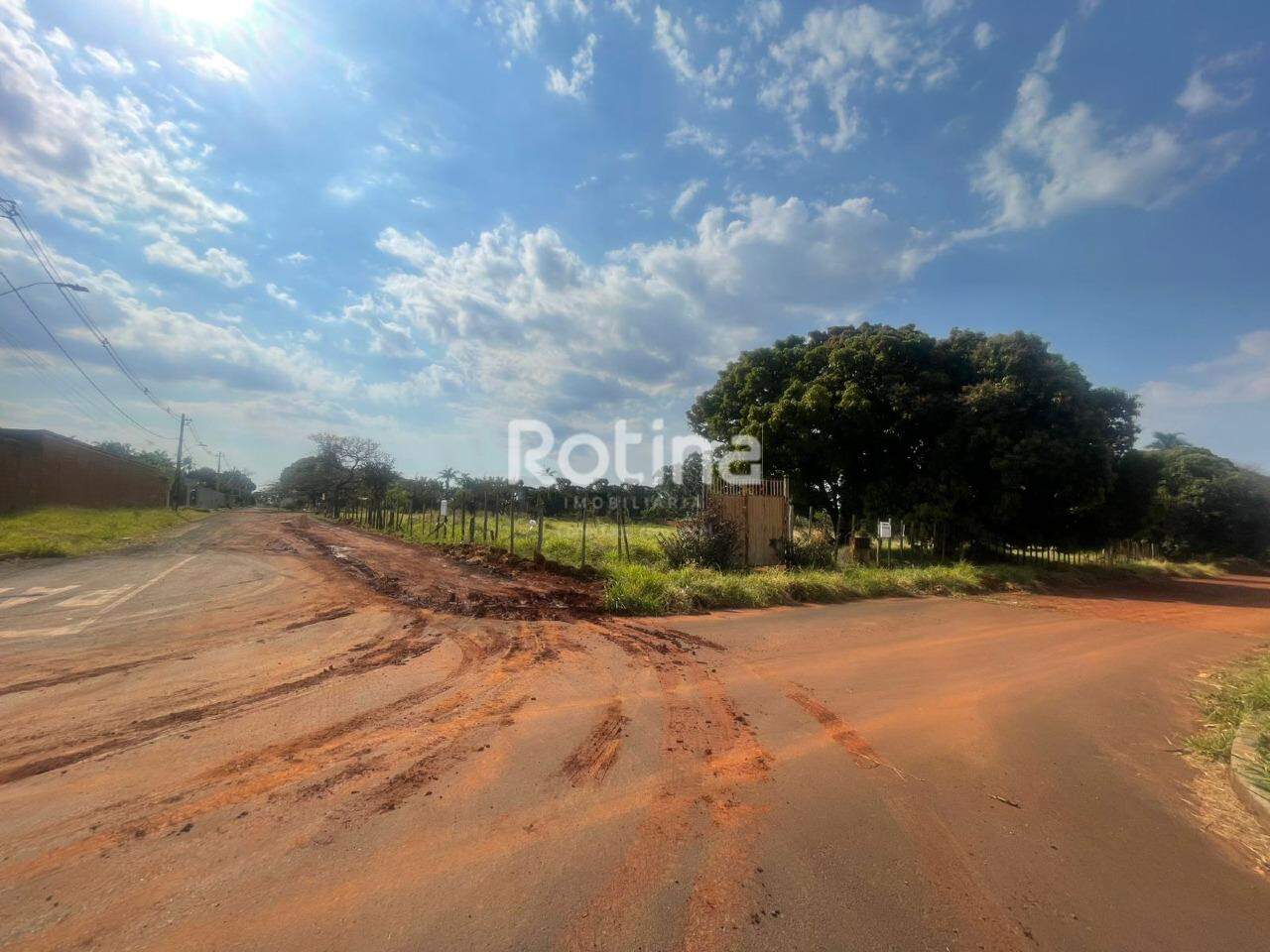 Área à venda, em Uberlândia no bairro Morada dos Pássaros no valor de R$ 1.900.000,00 - Rotina Imobiliária: 