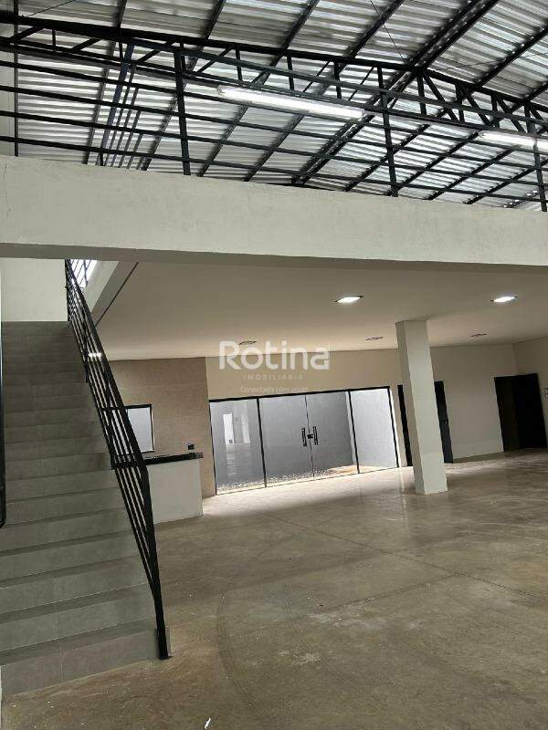 Galpão para alugar, em Uberlândia no bairro Laranjeiras no valor de R$ 9.000,00 - Rotina Imobiliária: 