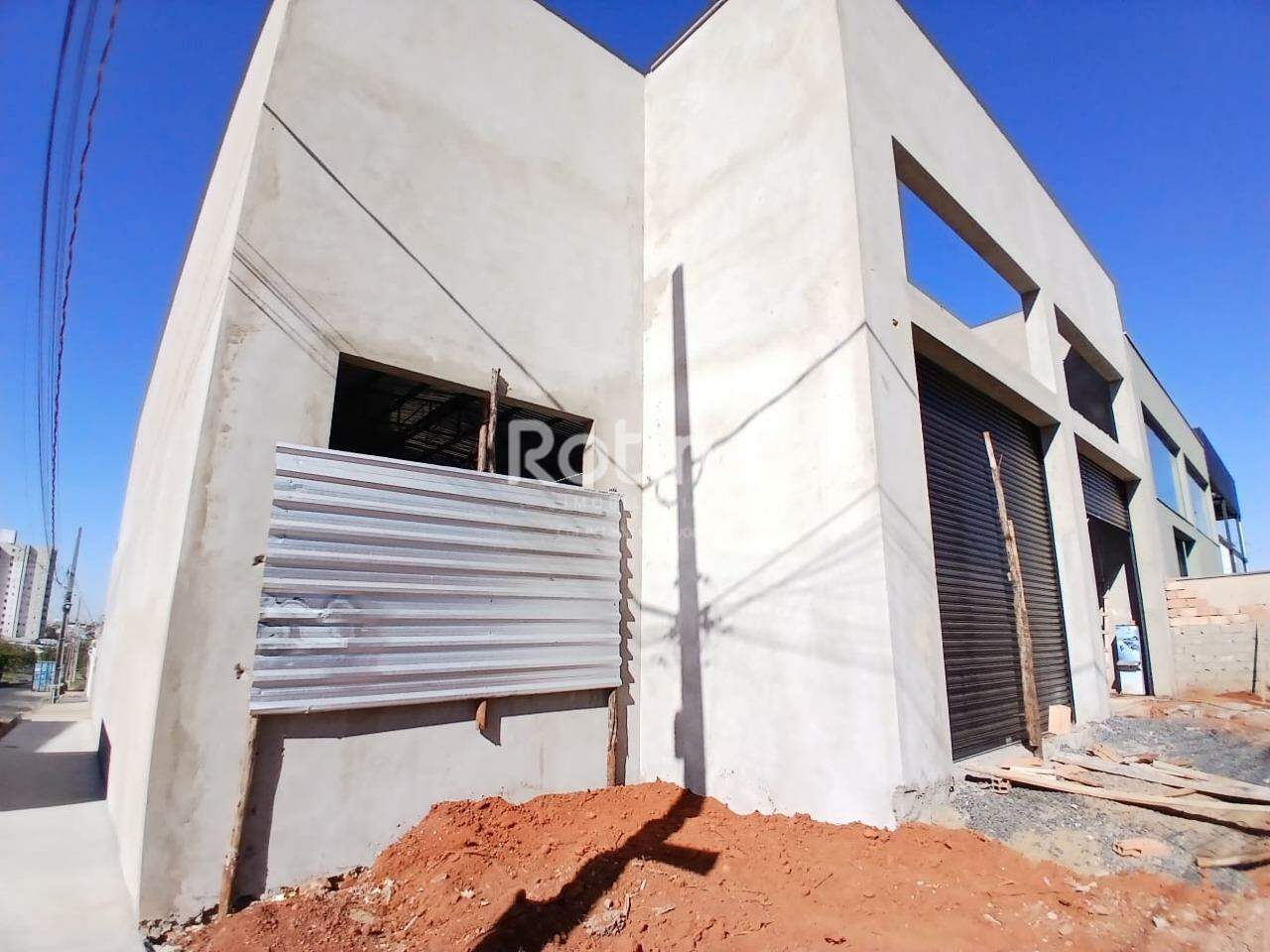 Galpão para alugar, em Uberlândia no bairro Laranjeiras no valor de R$ 10.000,00 - Rotina Imobiliária: 