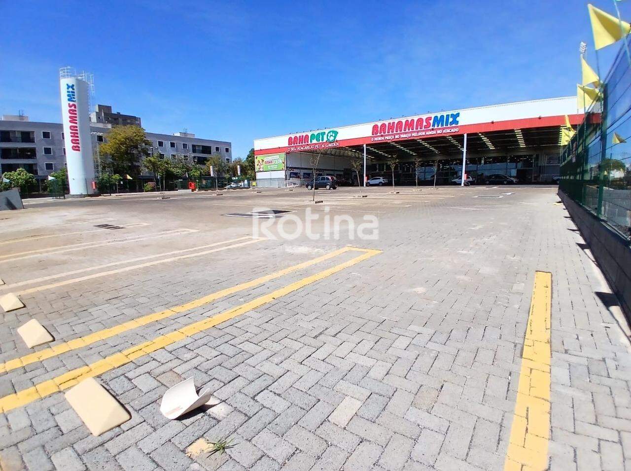 Loja para alugar, em Uberlândia no bairro Santa Mônica no valor de R$ 1.984,80 - Rotina Imobiliária: 