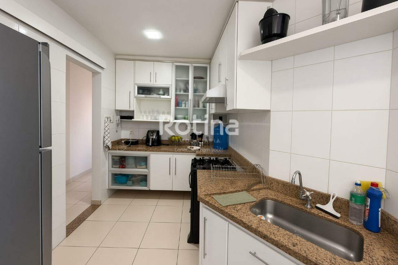 Apartamento à venda, 3 quartos em Uberlândia no bairro Vigilato Pereira no valor de R$ 435.000,00 - Rotina Imobiliária: 