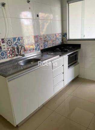 Casa Condomínio Fechado para alugar, 2 quartos em Uberlândia no bairro Jardim Holanda no valor de R$ 2.500,00 - Rotina Imobiliária: 
