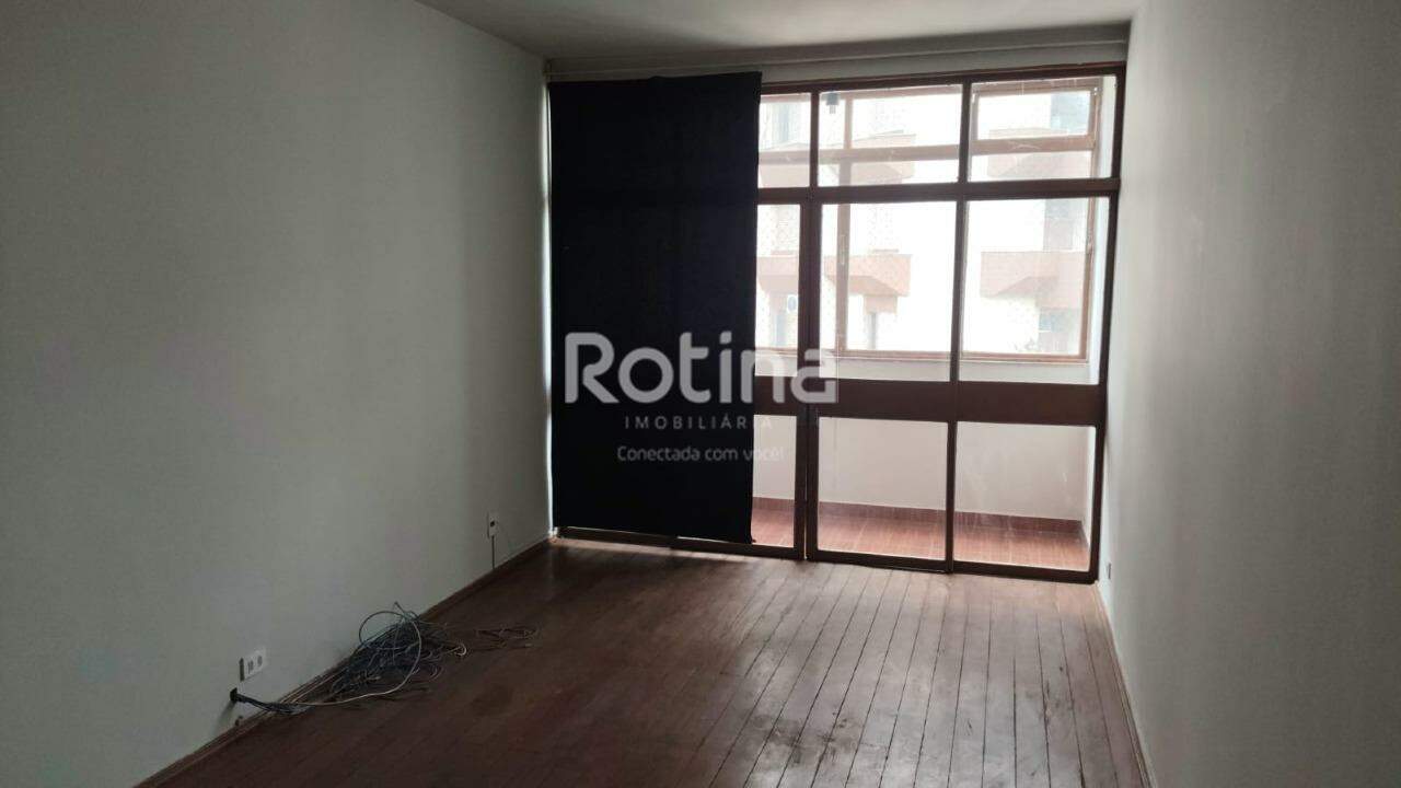 Apartamento para alugar, 3 quartos em Uberlândia no bairro Martins no valor de R$ 1.700,00 - Rotina Imobiliária: 