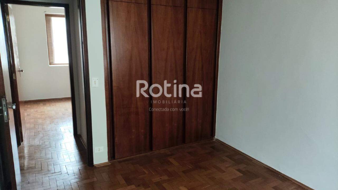 Apartamento para alugar, 3 quartos em Uberlândia no bairro Martins no valor de R$ 1.700,00 - Rotina Imobiliária: 