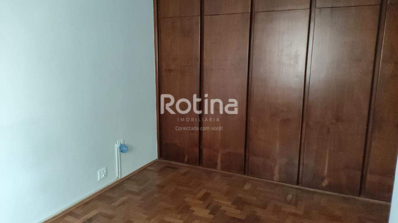 Apartamento para alugar, 3 quartos em Uberlândia no bairro Martins no valor de R$ 1.700,00 - Rotina Imobiliária: 