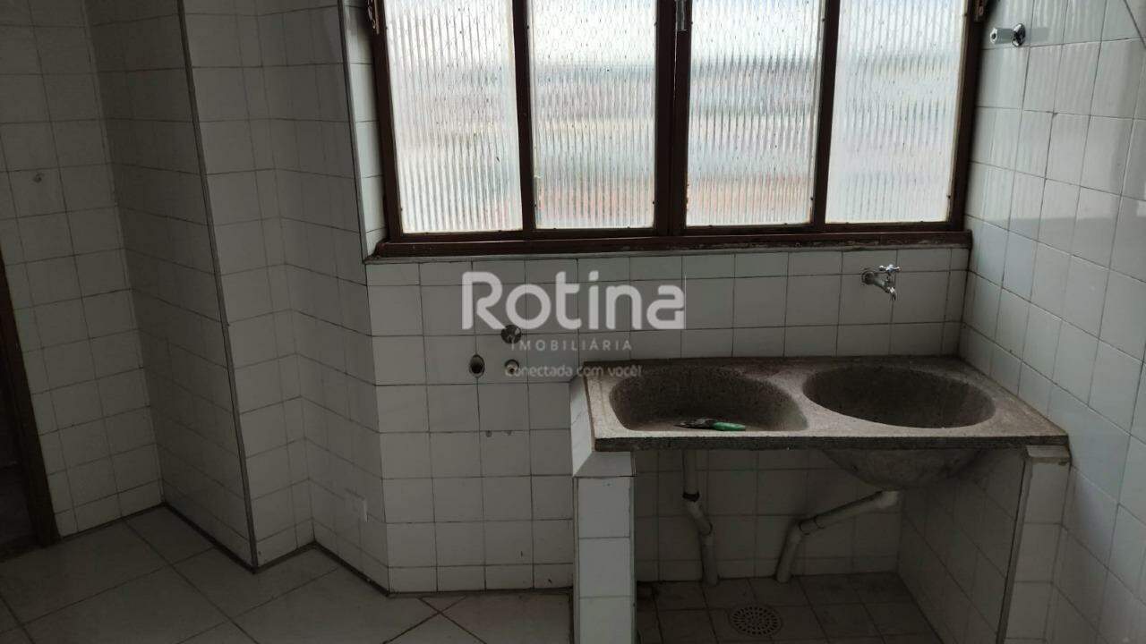 Apartamento para alugar, 3 quartos em Uberlândia no bairro Martins no valor de R$ 1.700,00 - Rotina Imobiliária: 