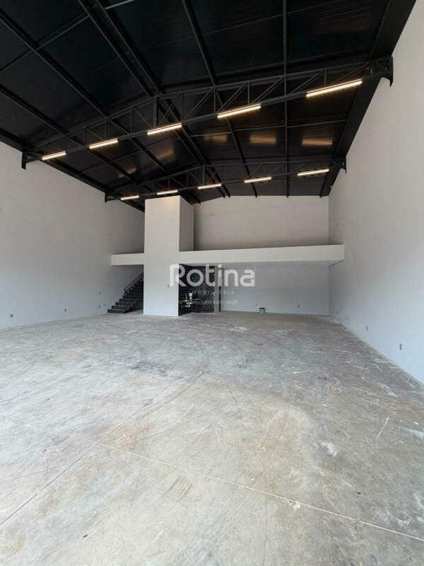 Comercial para alugar, em Uberlândia no bairro Brasil no valor de R$ 9.000,00 - Rotina Imobiliária: 