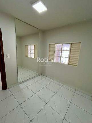 Casa para alugar, 3 quartos em Uberlândia no bairro Granada no valor de R$ 3.500,00 - Rotina Imobiliária: 