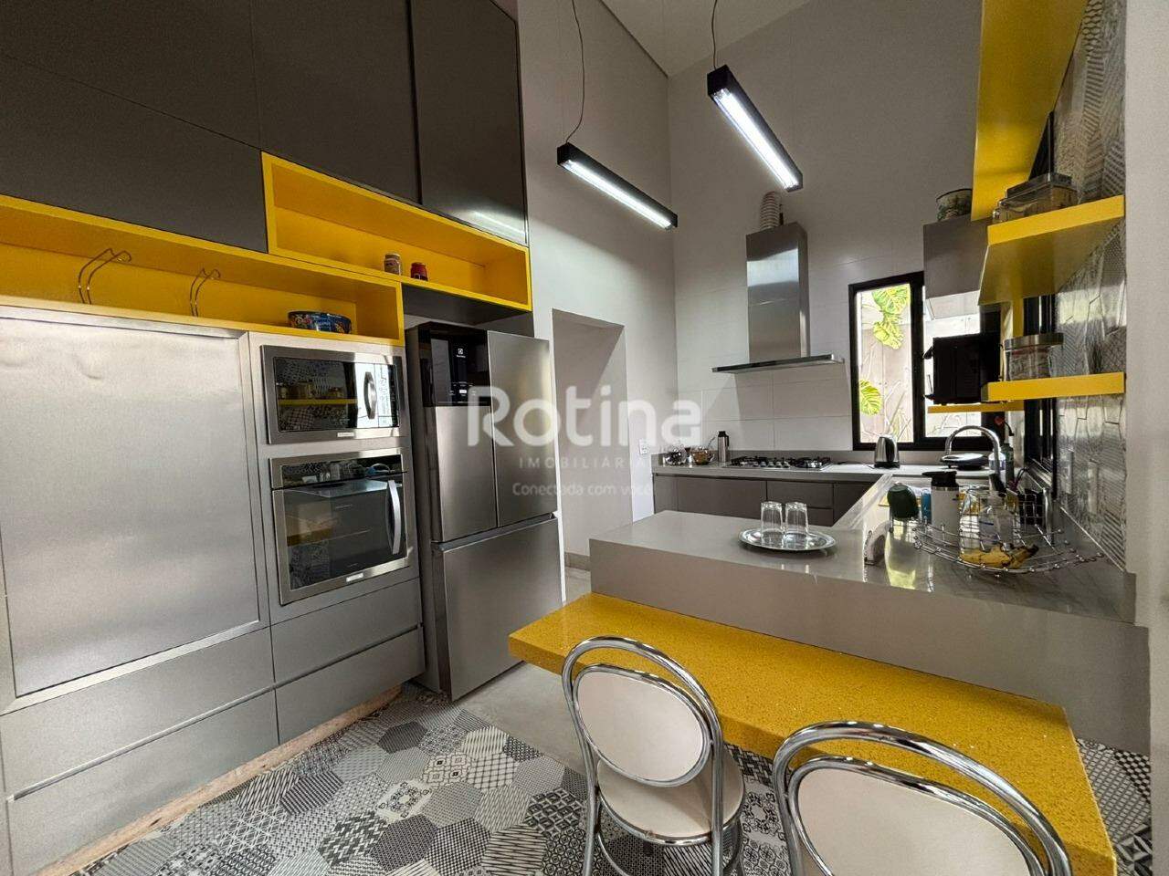 Casa Condomínio Fechado à venda, 3 quartos em Uberlândia no bairro Aclimação no valor de R$ 2.150.000,00 - Rotina Imobiliária: 