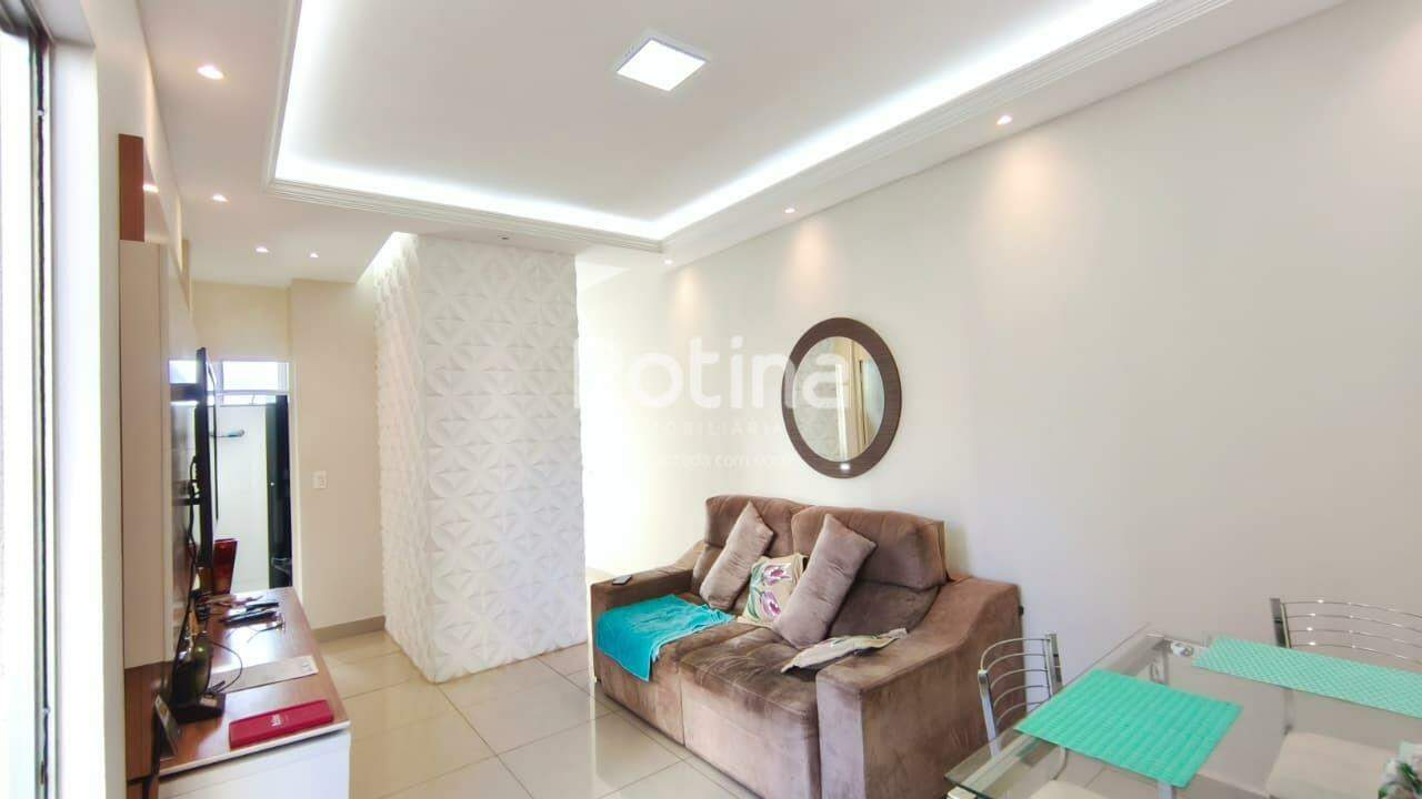 Apartamento à venda, 2 quartos em Uberlândia no bairro Jardim Patrícia no valor de R$ 275.000,00 - Rotina Imobiliária: Sala