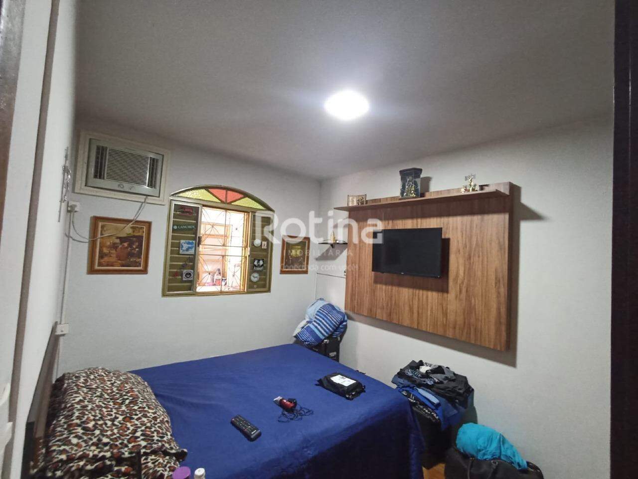 Casa à venda, 3 quartos em Uberlândia no bairro Santa Mônica no valor de R$ 750.000,00 - Rotina Imobiliária: 