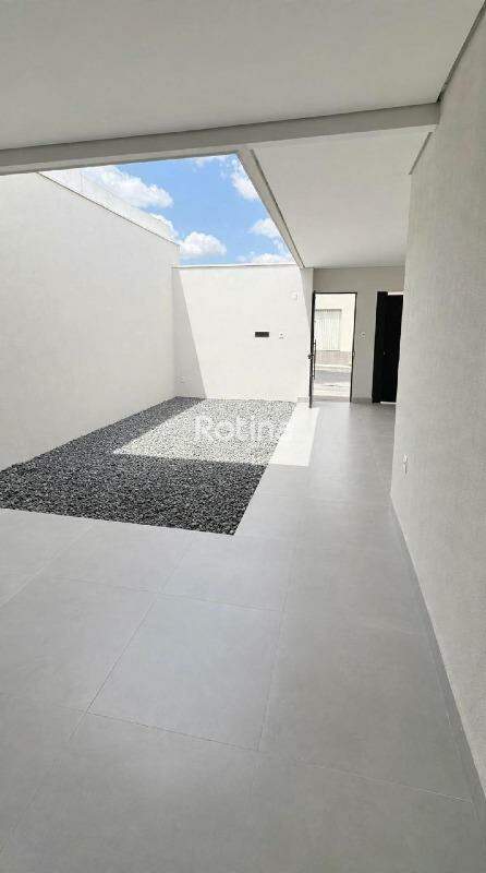 Casa à venda, 3 quartos em Uberlândia no bairro Cidade Jardim no valor de R$ 900.000,00 - Rotina Imobiliária: 