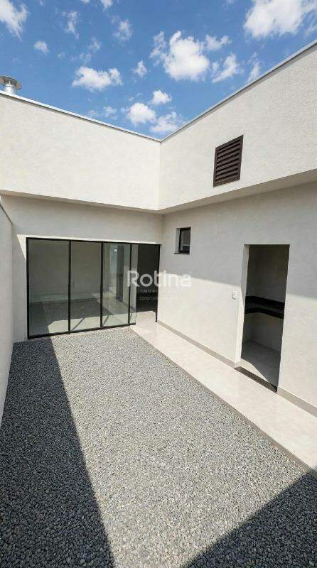 Casa à venda, 3 quartos em Uberlândia no bairro Cidade Jardim no valor de R$ 900.000,00 - Rotina Imobiliária: 