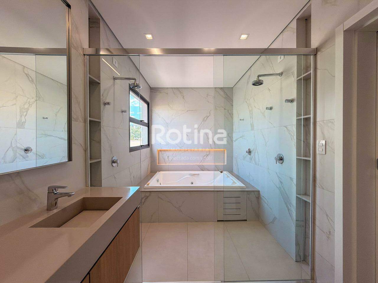 Casa Condomínio Fechado à venda, 4 quartos em Uberlândia no bairro Jardim Sul no valor de R$ 4.000.000,00 - Rotina Imobiliária: 