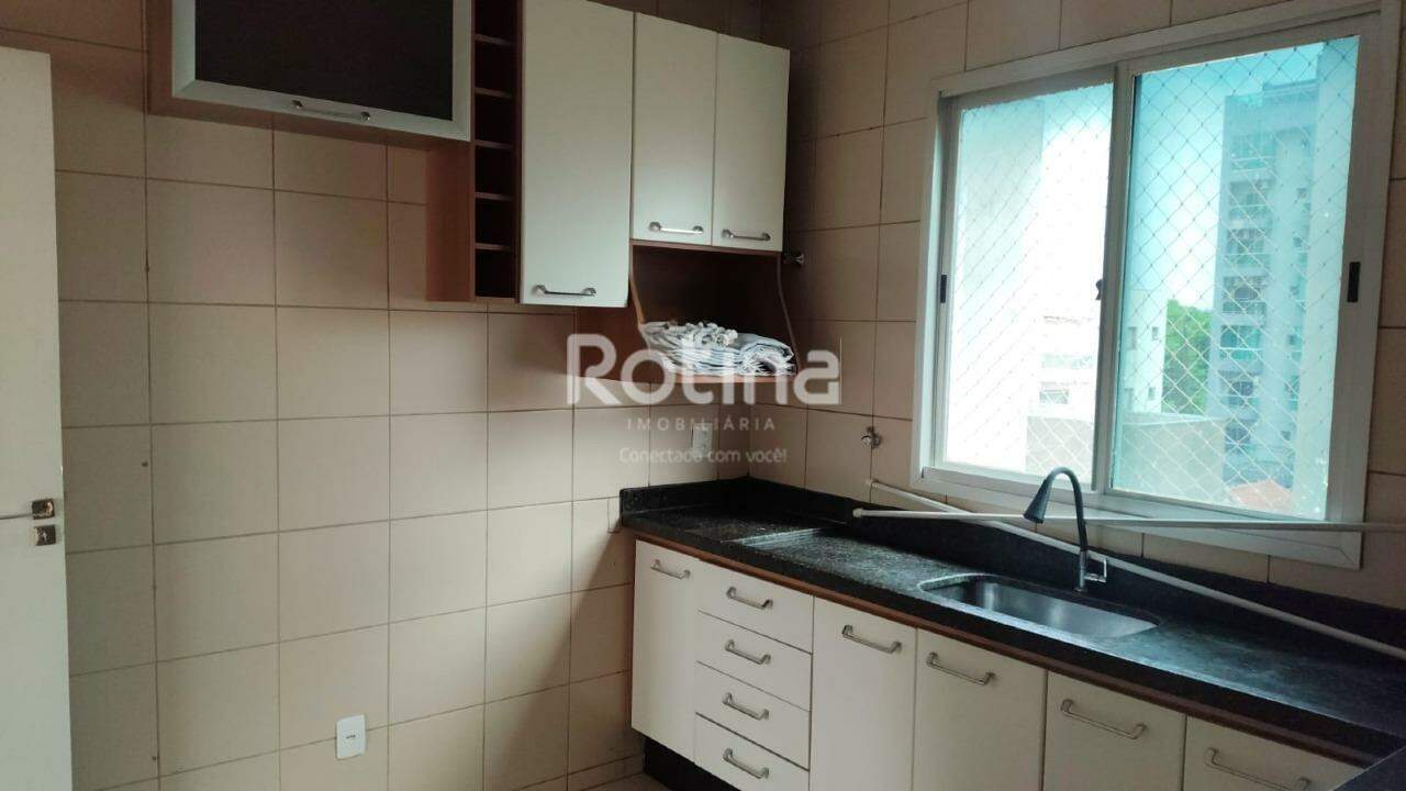 Apartamento para alugar, 3 quartos em Uberlândia no bairro Patrimônio no valor de R$ 2.600,00 - Rotina Imobiliária: 