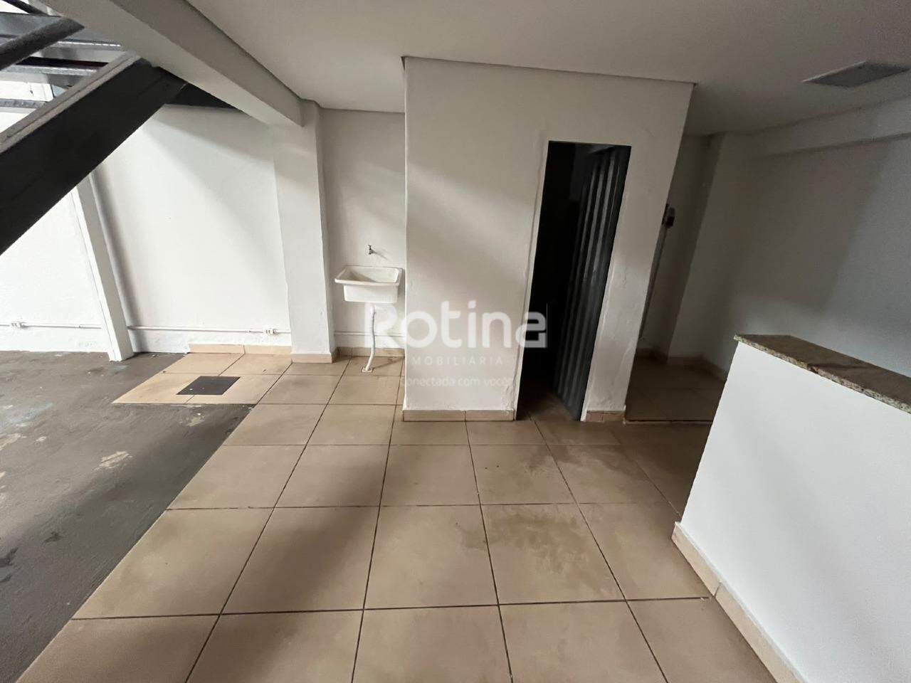 Galpão para alugar, em Uberlândia no bairro Brasil no valor de R$ 8.000,00 - Rotina Imobiliária: 