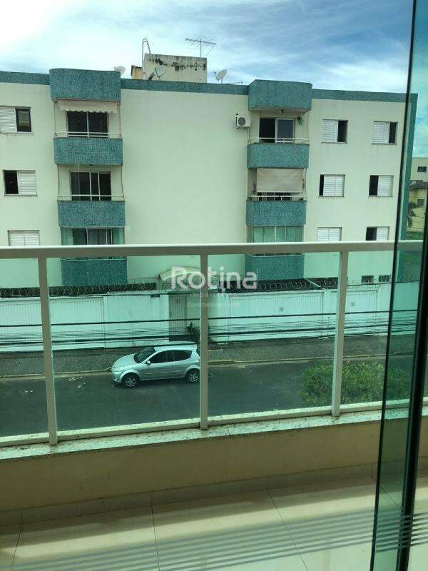 Apartamento para alugar, 3 quartos em Uberlândia no bairro Santa Mônica no valor de R$ 3.500,00 - Rotina Imobiliária: 