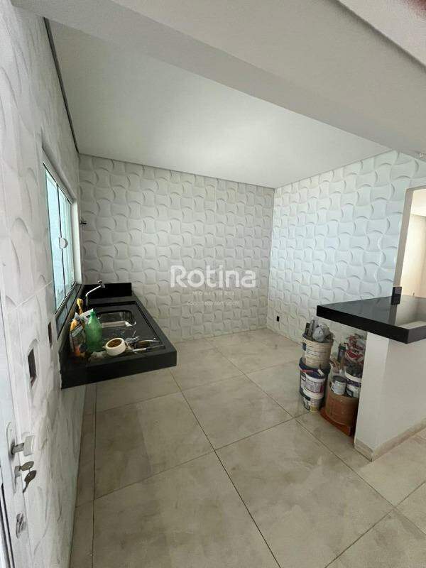 Casa à venda, 3 quartos em Uberlândia no bairro Pampulha no valor de R$ 850.000,00 - Rotina Imobiliária: 