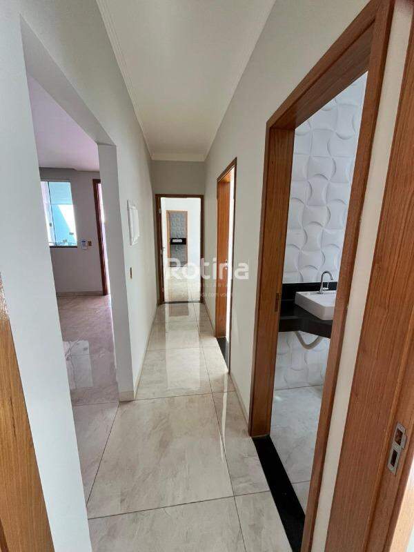 Casa à venda, 3 quartos em Uberlândia no bairro Pampulha no valor de R$ 850.000,00 - Rotina Imobiliária: 