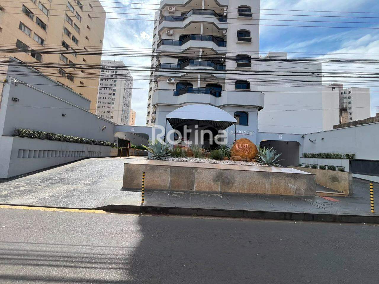 Flat para alugar, 1 quarto em Uberlândia no bairro Centro no valor de R$ 2.800,00 - Rotina Imobiliária: 