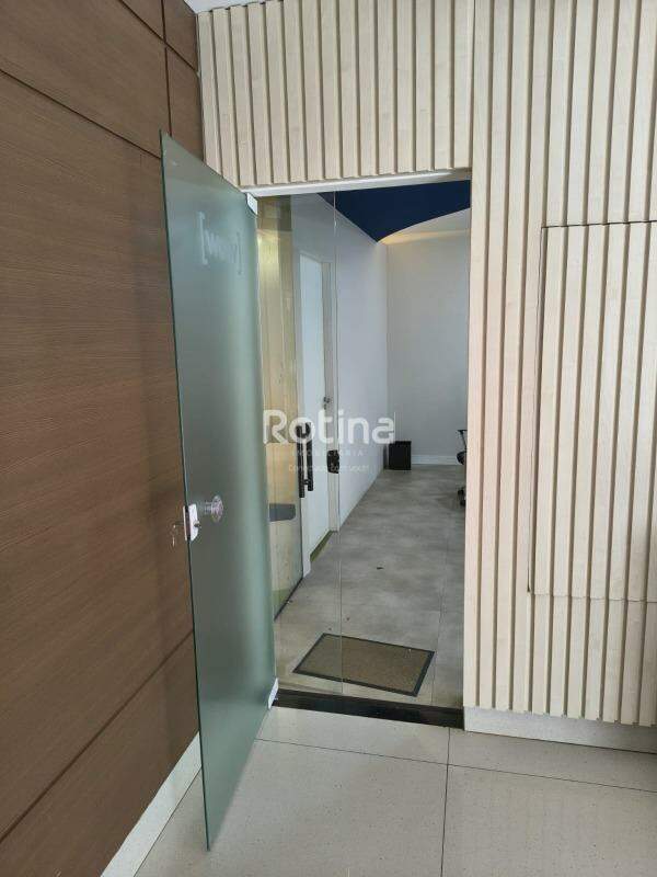 Sala para alugar, em Uberlândia no bairro Morada da Colina no valor de R$ 4.000,00 - Rotina Imobiliária: 