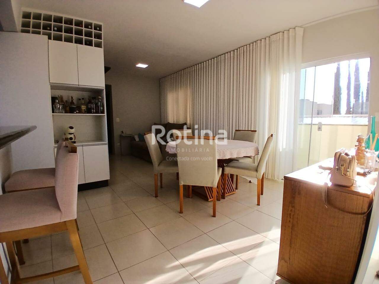 Apartamento para alugar, 3 quartos em Uberlândia no bairro Nossa Senhora Aparecida no valor de R$ 2.500,00 - Rotina Imobiliária: 