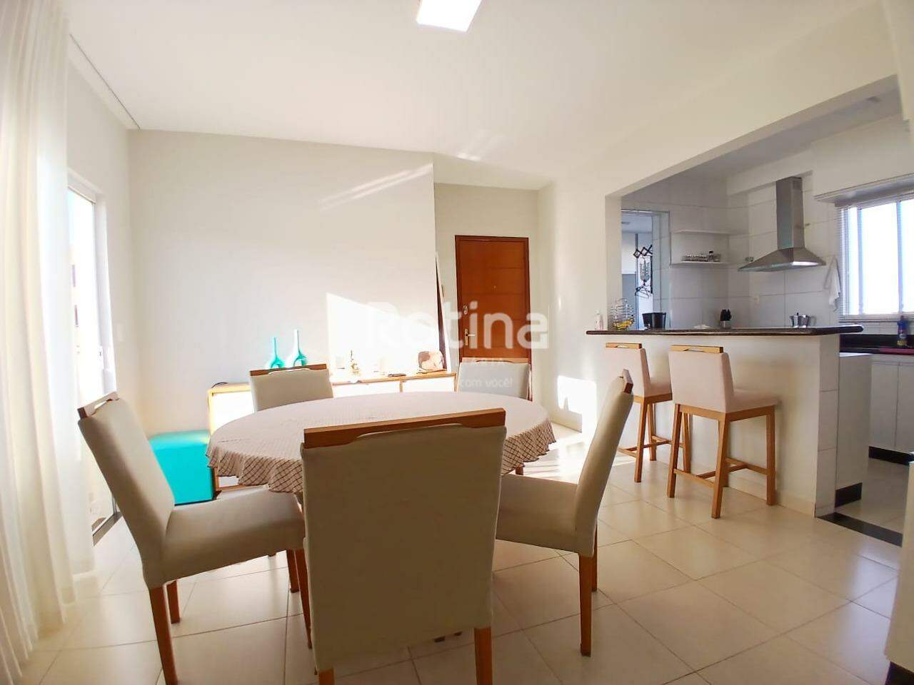 Apartamento para alugar, 3 quartos em Uberlândia no bairro Nossa Senhora Aparecida no valor de R$ 2.500,00 - Rotina Imobiliária: 