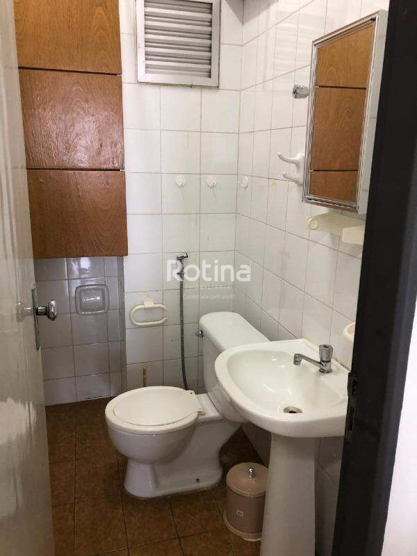 Sala para alugar, em Uberlândia no bairro Centro no valor de R$ 1.000,00 - Rotina Imobiliária: 