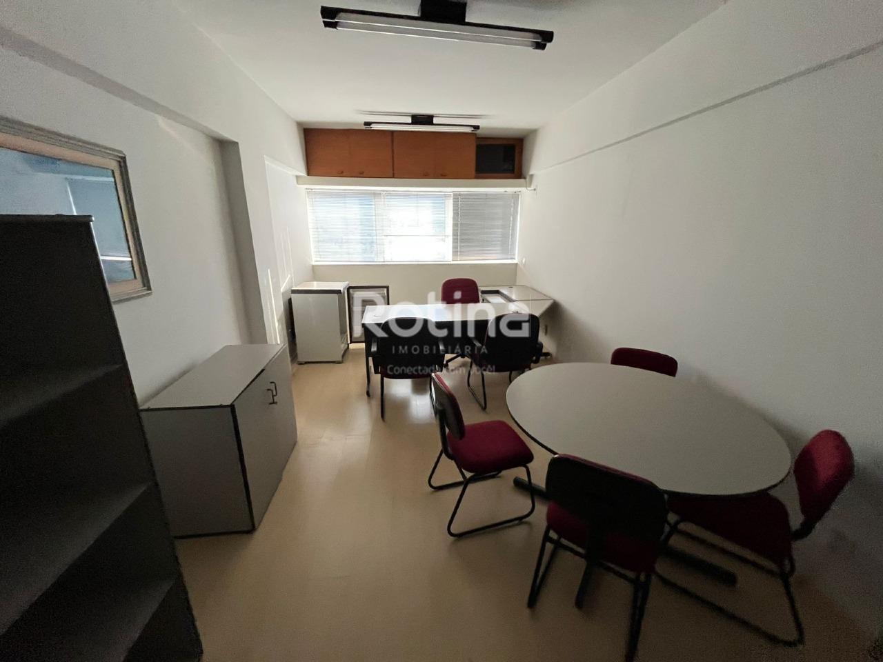Sala para alugar, em Uberlândia no bairro Centro no valor de R$ 1.000,00 - Rotina Imobiliária: 