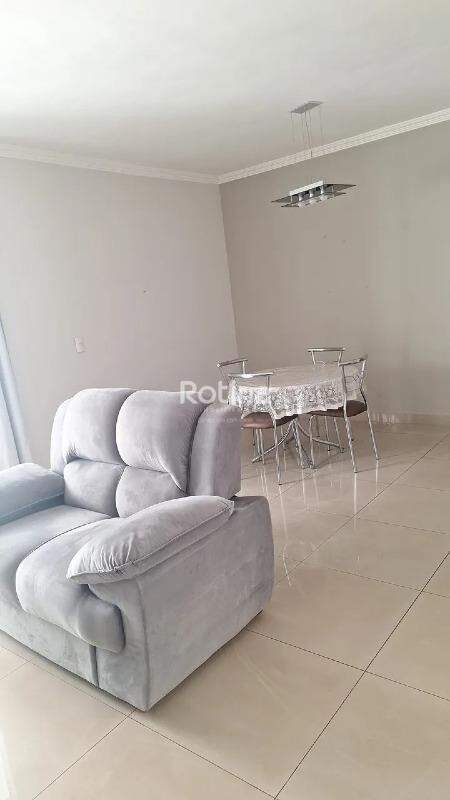 Apartamento para alugar, 3 quartos em Uberlândia no bairro Santa Mônica no valor de R$ 3.150,00 - Rotina Imobiliária: 