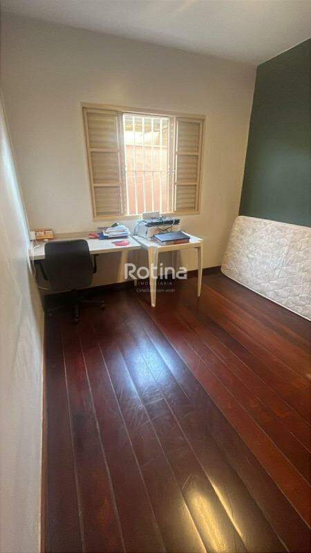 Casa à venda, 4 quartos em Uberlândia no bairro Vigilato Pereira no valor de R$ 900.000,00 - Rotina Imobiliária: 
