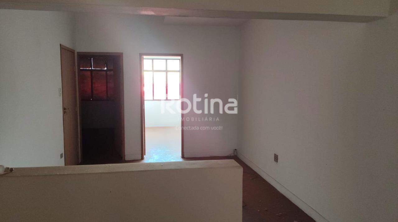 Apartamento para alugar, 2 quartos em Uberlândia no bairro Osvaldo Rezende no valor de R$ 1.200,00 - Rotina Imobiliária: 