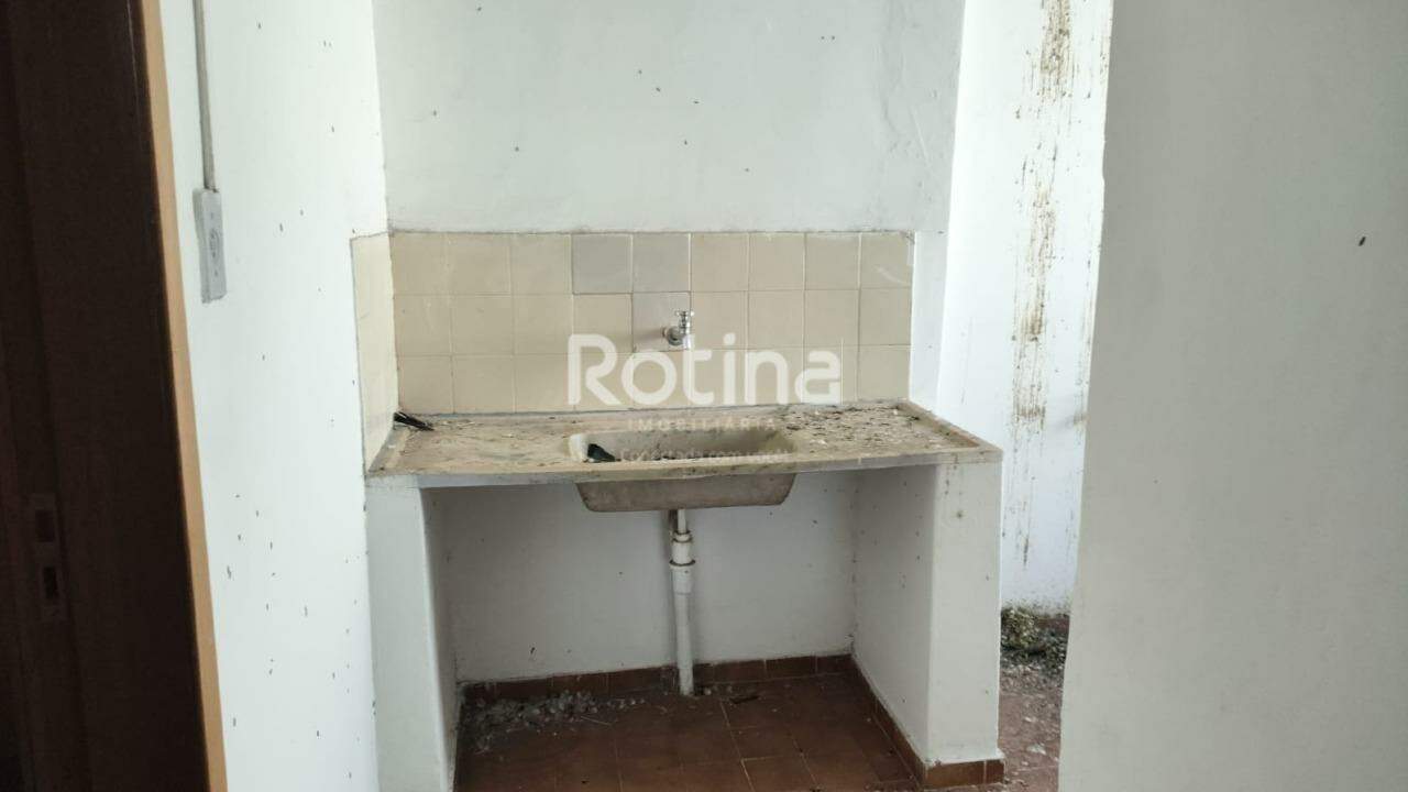 Apartamento para alugar, 2 quartos em Uberlândia no bairro Osvaldo Rezende no valor de R$ 1.200,00 - Rotina Imobiliária: 